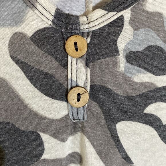 V NECK CAMOUFLAGE DRESS KHAKI WOMENS SIZE MEDIUM - Picture 3 of 5